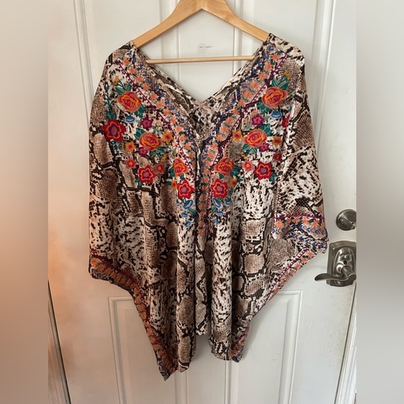 Heavily Floral Embroidered kimono, Snake print background women O/S Coverup - Picture 1 of 7